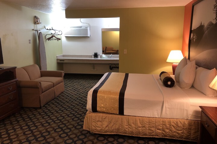 Room 19 of 25