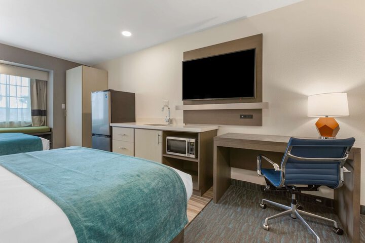 Room 15 of 43