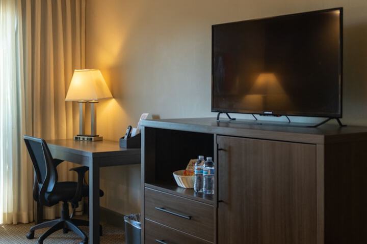Room 34 of 83