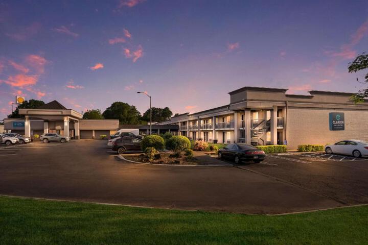 Clarion Inn & Suites Russellville I-40