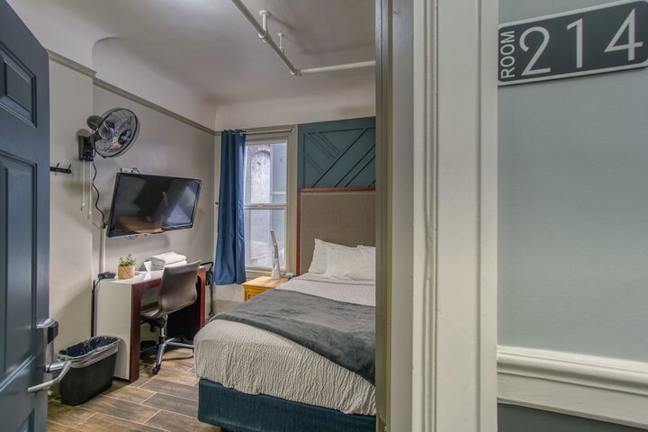 Room 76 of 115