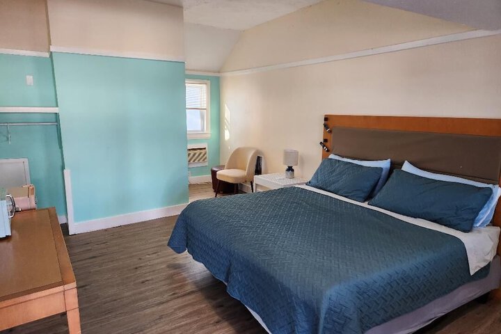 Room 19 of 40