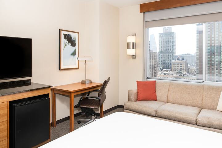 Room 12 of 66