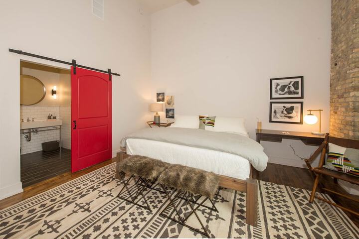 Room 34 of 48