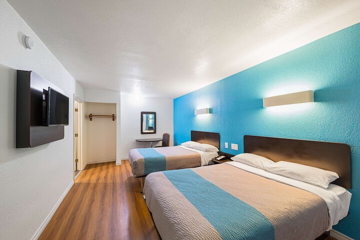Motel 6 Grand Prairie TX - Interstate 30