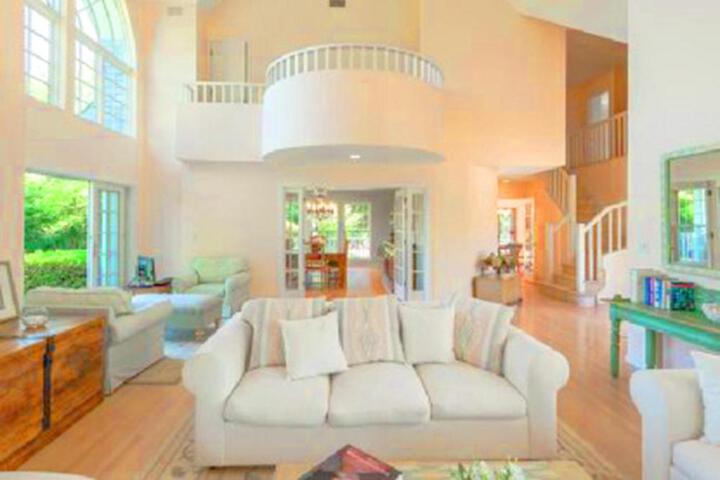 Villa Victoria - Cozy Hamptons Villa