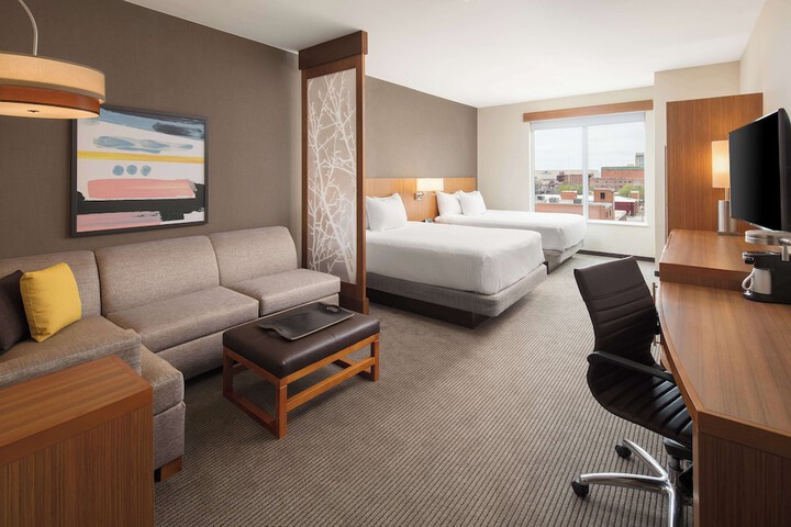 Room 13 of 27