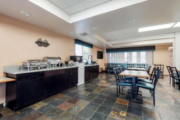 Turquoise Inn and Suites Cortez near Mesa Verde