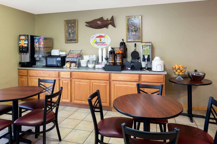 Breakfast/Coffee Service 50 of 51