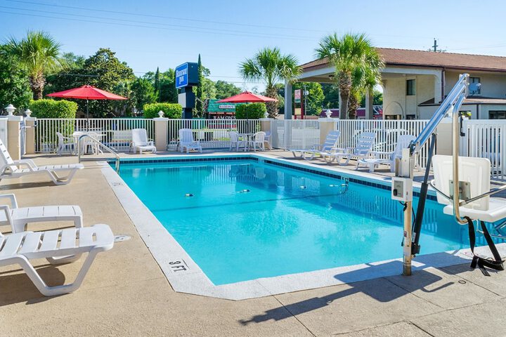 Pool 5 of 14