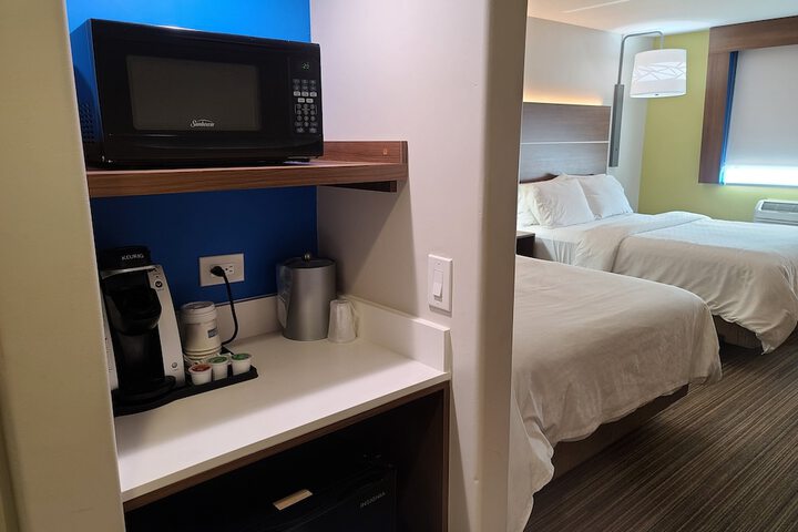 Room 21 of 32