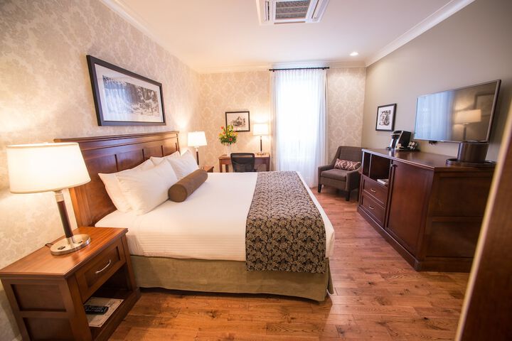 Hume Hotel & Spa