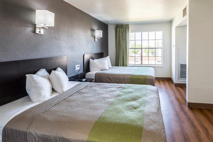 Room 30 of 41