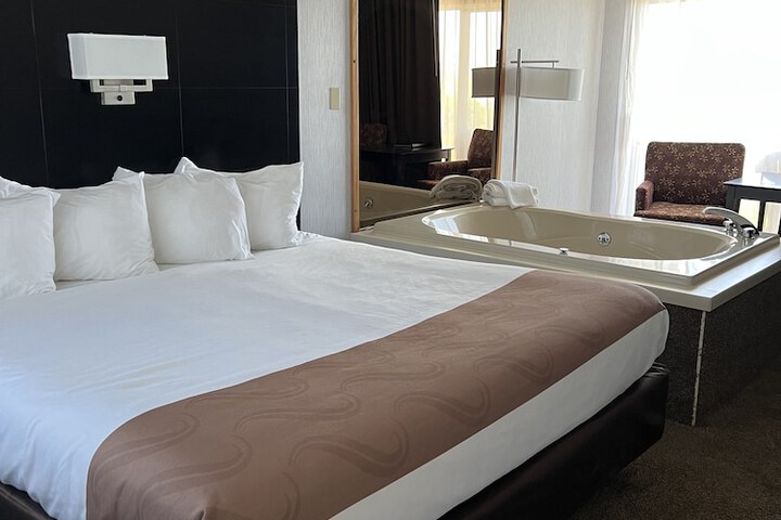Room 35 of 53