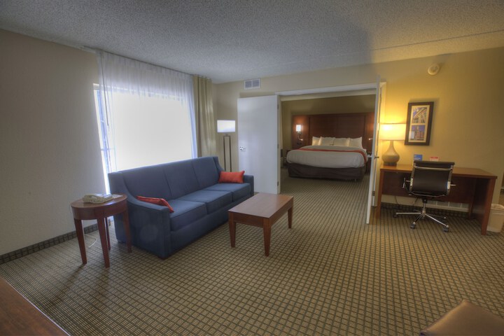Room 48 of 74