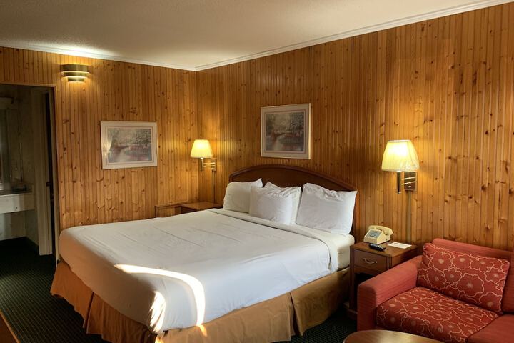 Room 13 of 25