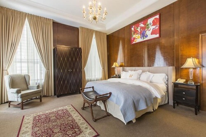 Room 40 of 72
