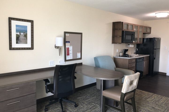 Room 64 of 74