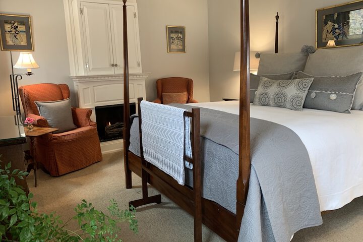 1795 Acorn Inn B & B