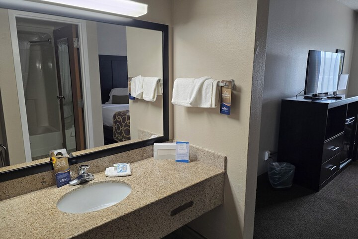 Baymont by Wyndham Janesville
