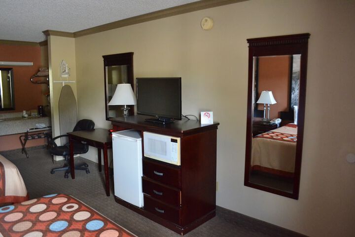 Room 13 of 16
