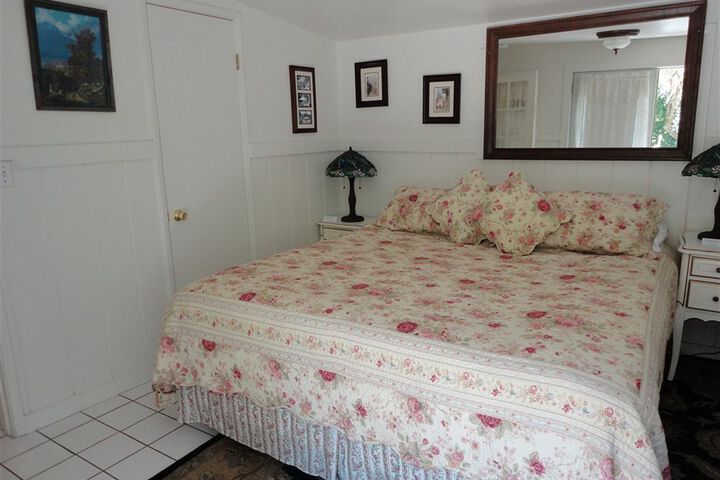 MONTE RIO COTTAGES