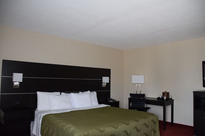 Room 25 of 34