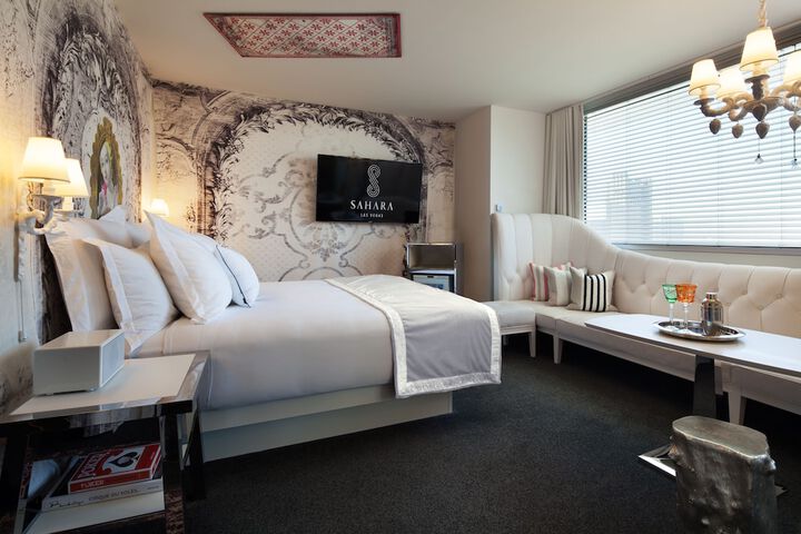 Room 18 of 107