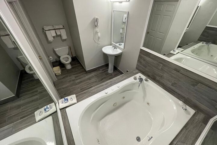 Embassy Inn