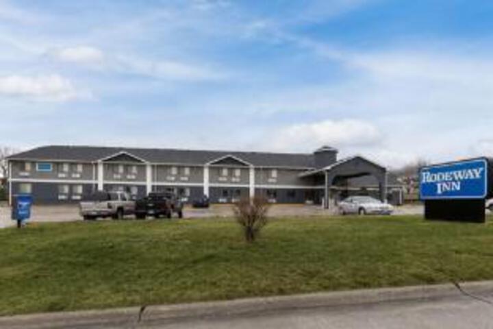 Super 8 Red Oak
