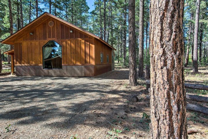Mancos Cabin Rental on 80 Acres w / Mountain View!