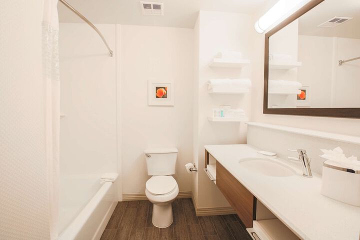 Room 18 of 51