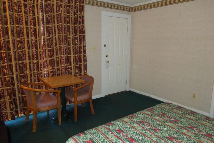 Room 21 of 60