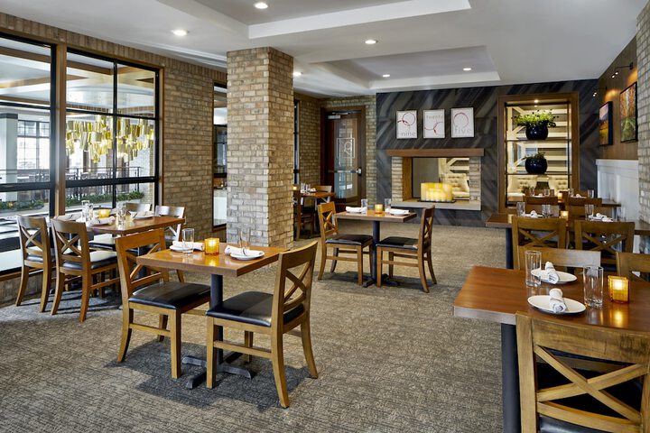 Dining 54 of 64