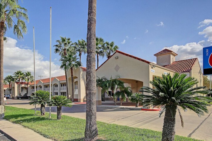 Motel 6 Edinburg TX