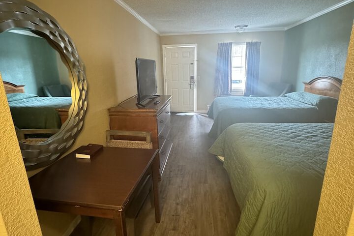 Room 10 of 21