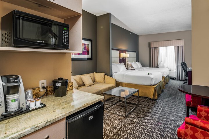 Room 21 of 34