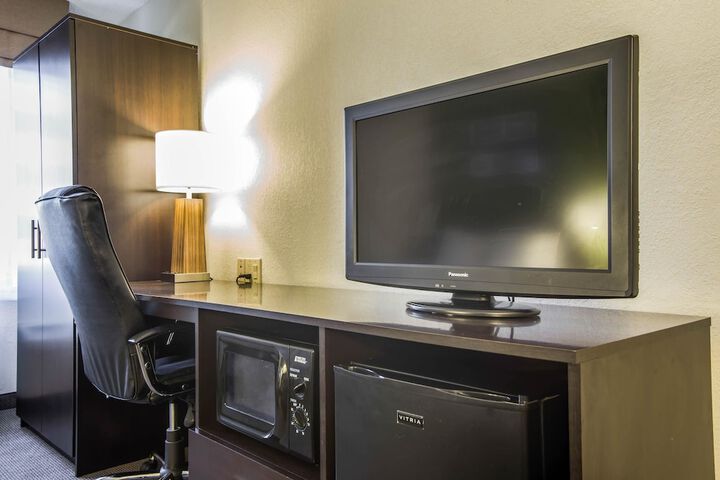 Room 8 of 38