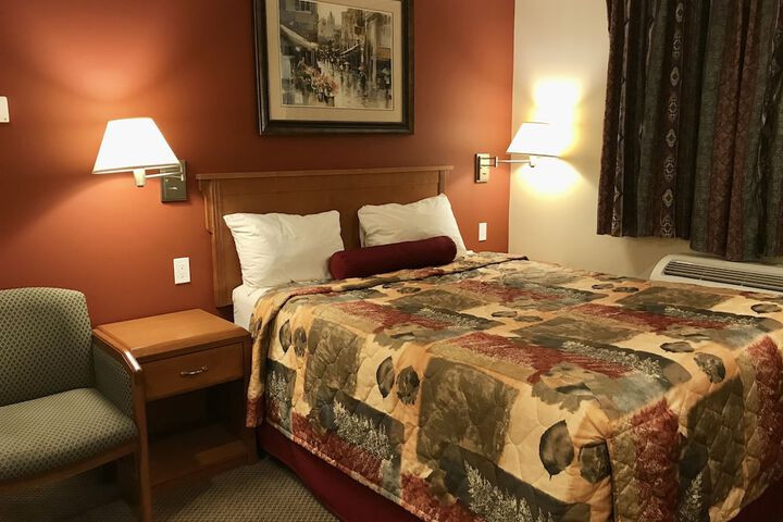 Room 12 of 38