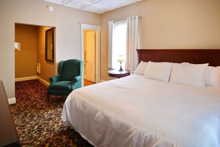 Room 6 of 22