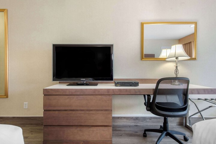 Room 28 of 52