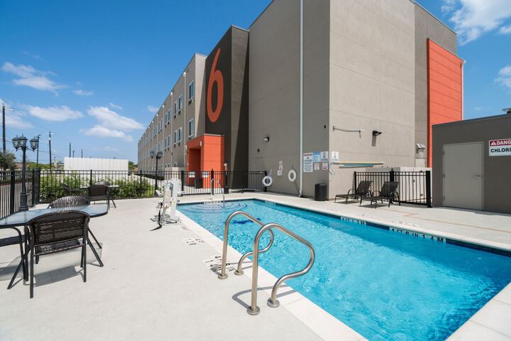 Pool 8 of 31