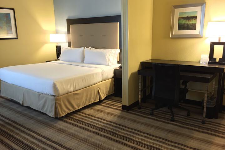 Room 25 of 49