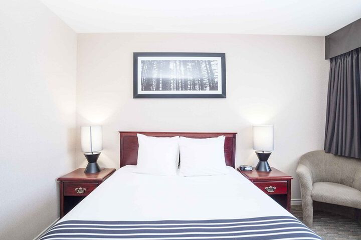 Room 8 of 20