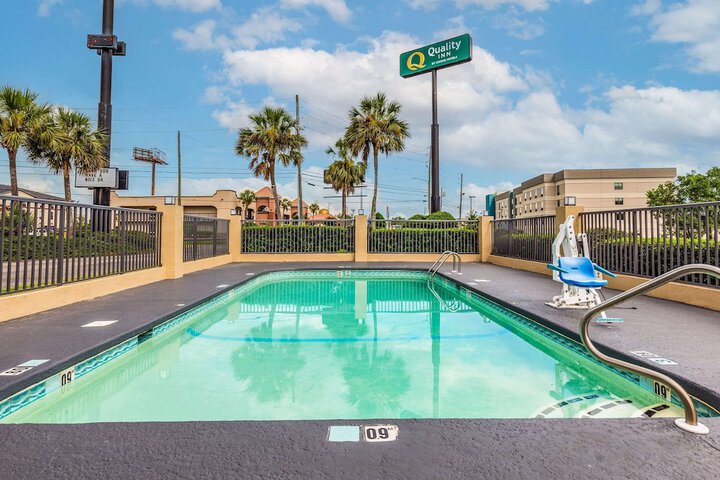 Pool 7 of 44