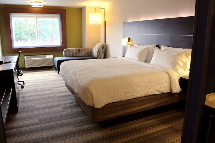 Holiday Inn Express Newberg - Wine Country by IHG