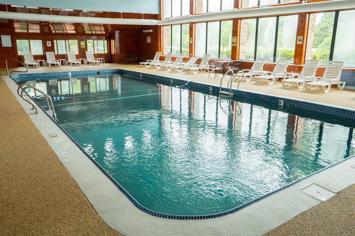 The Mariner Resort Cape Cod by The Red Collection