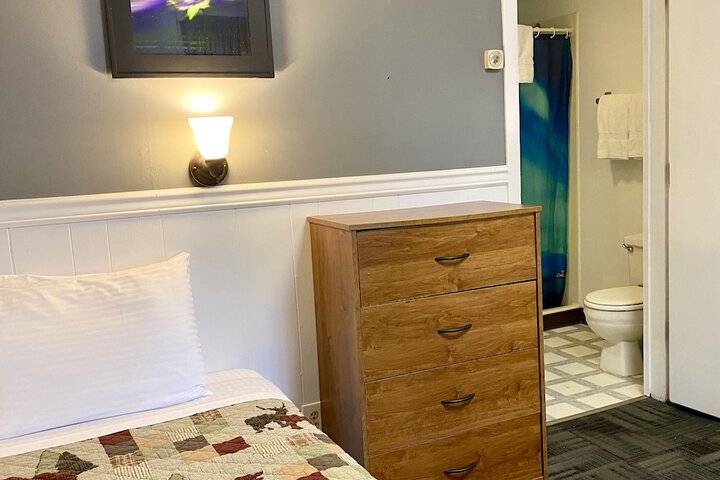 Room 9 of 13