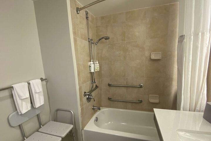 Room 33 of 63
