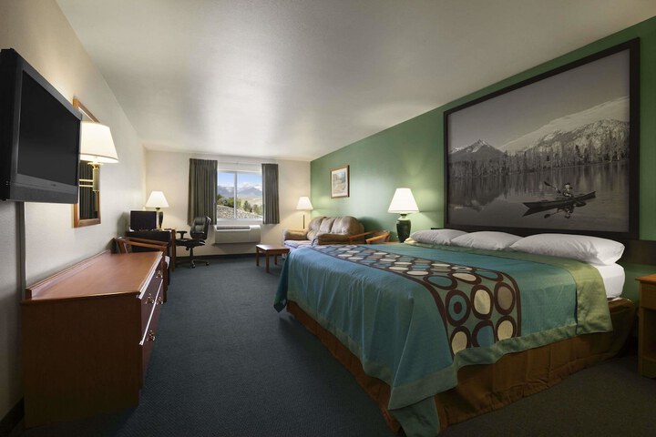 Room 17 of 43